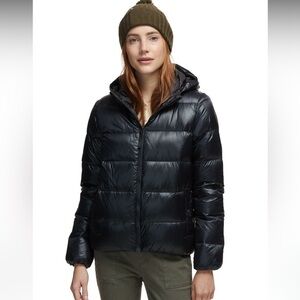 PATAGONIA Raven Rocks Down Hooded Puffer Jacket size small